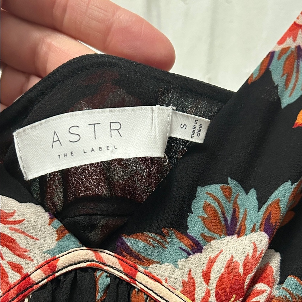 ASTR The Label Marissa Floral Witchy Handkerchief Hem Flowy Boho Dress - Picture 11 of 16